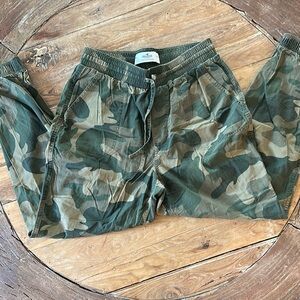 Hollister Green and Brown Camouflage Joggers Relaxed Fit